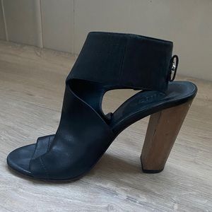 Vince leather sandals